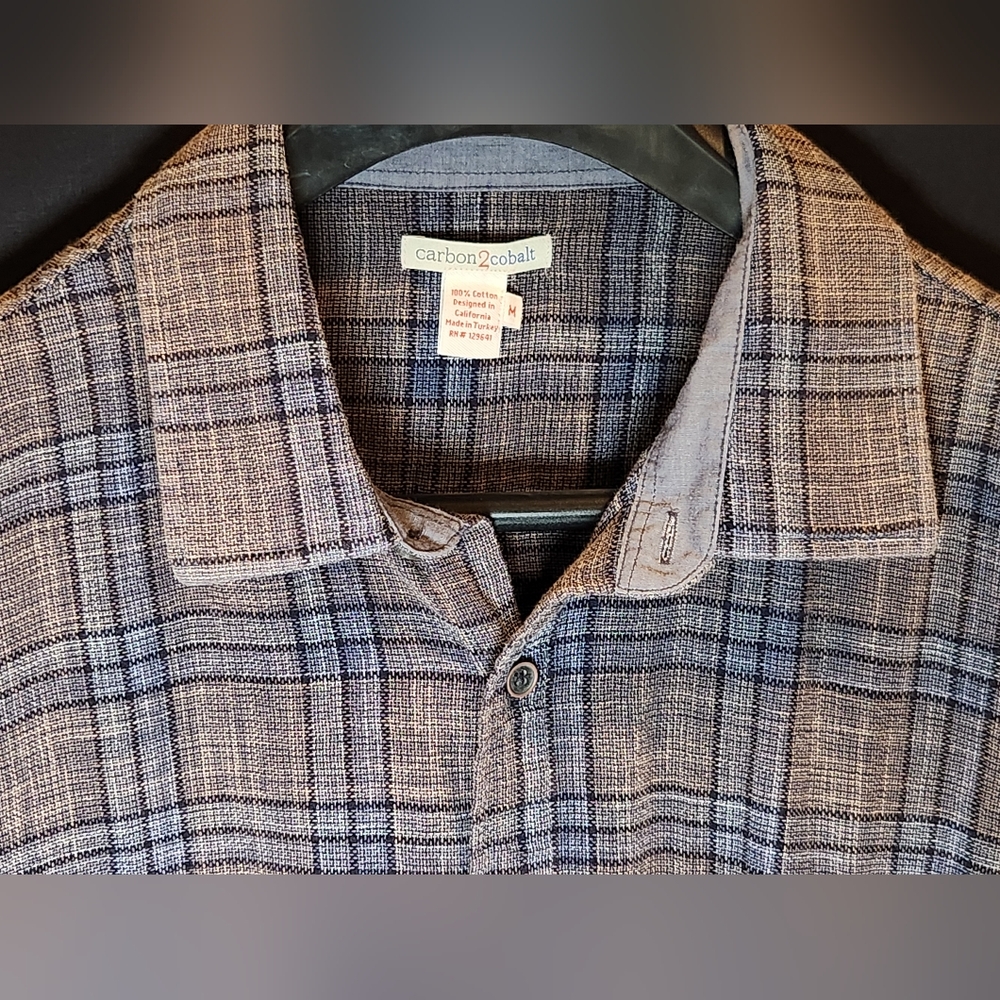 Carbon2Cobalt Gray Casual Button Down Shirt w/ Classic Plaid Design Size Medium